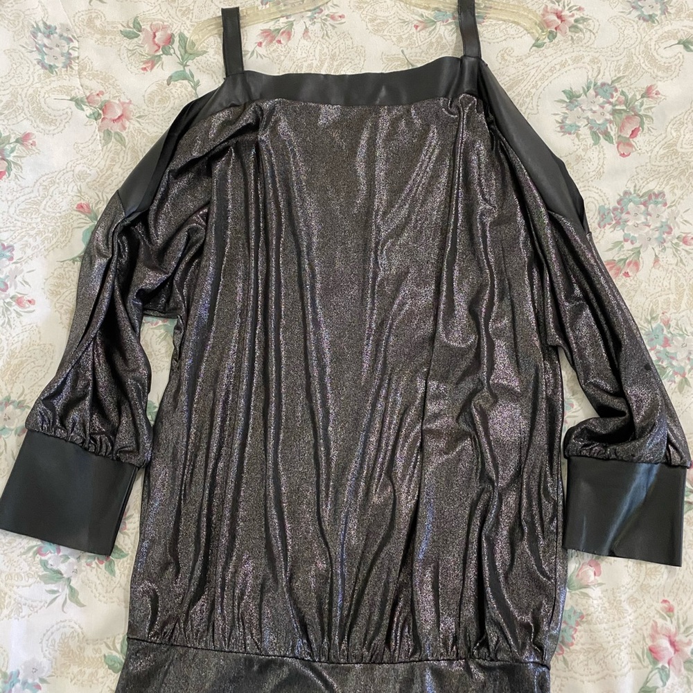 xl shimmery metallic top